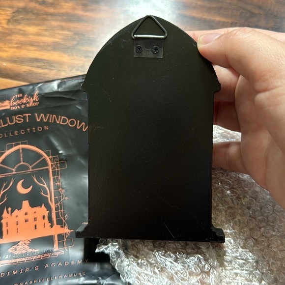 Bookish Box St. Vladimir Academy Wanderlust Window NEW - Picture 3 of 4